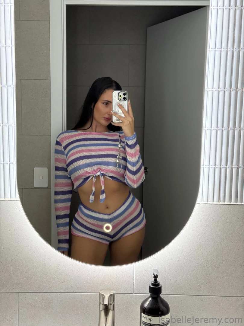 Anyone wanna chat dm me i m waiting 