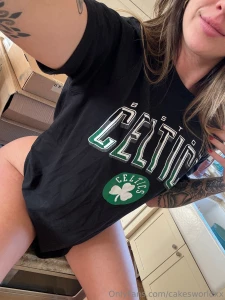 Gm any celtics fans out there this counter is ice cold on my pussy lol