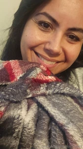 Vem pra debaixo do cobertor comigo me esquentar come under the blanket