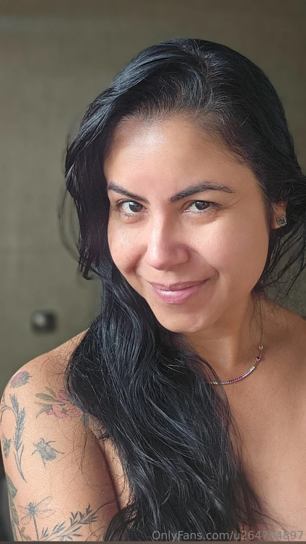 Um dia longo pede um banho gostoso vem comigo 