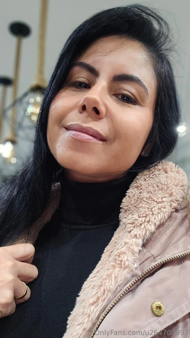 Est bem frio aqui vem me ajudar a esquentar 