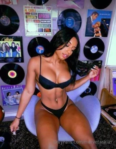 Omg hey guys my horny friend qimmahrussovip gave me a 50 discounted part 1