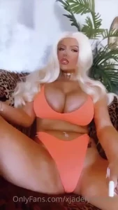 How much do you want me to take this outfit off xx