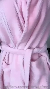 Babe i completely un-do my dressing gown to show you my full nude