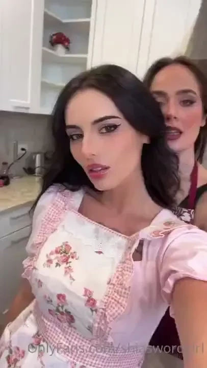 A little kitchen moment with nosetomytoes https onlyfans com 