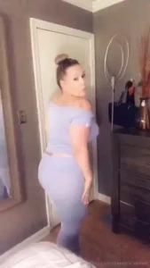 Ohhh you like curves i love teasing you daddy check your dm guys sent