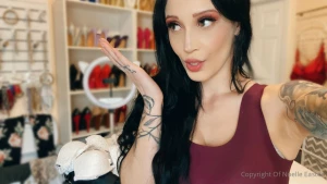 My face when i find out you aren t following me on insta noelleshow