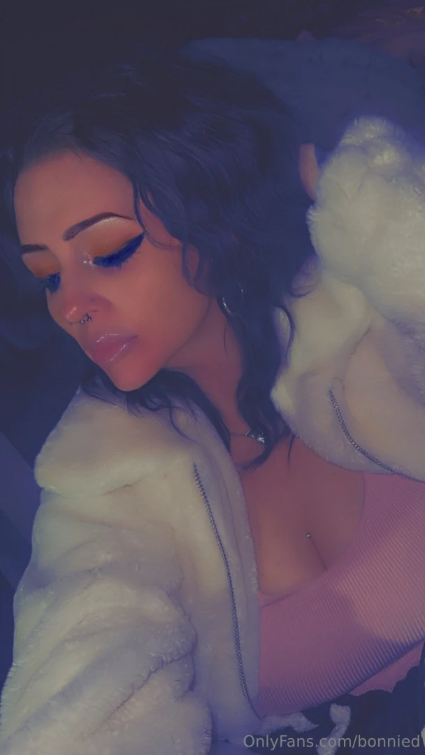 I miss wearing shorts come back summer already what s your fav season part 1 