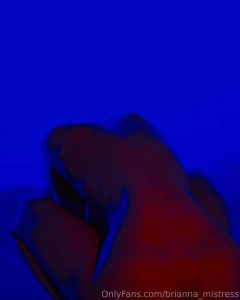 You only see my back but i know your mind is already imagining the