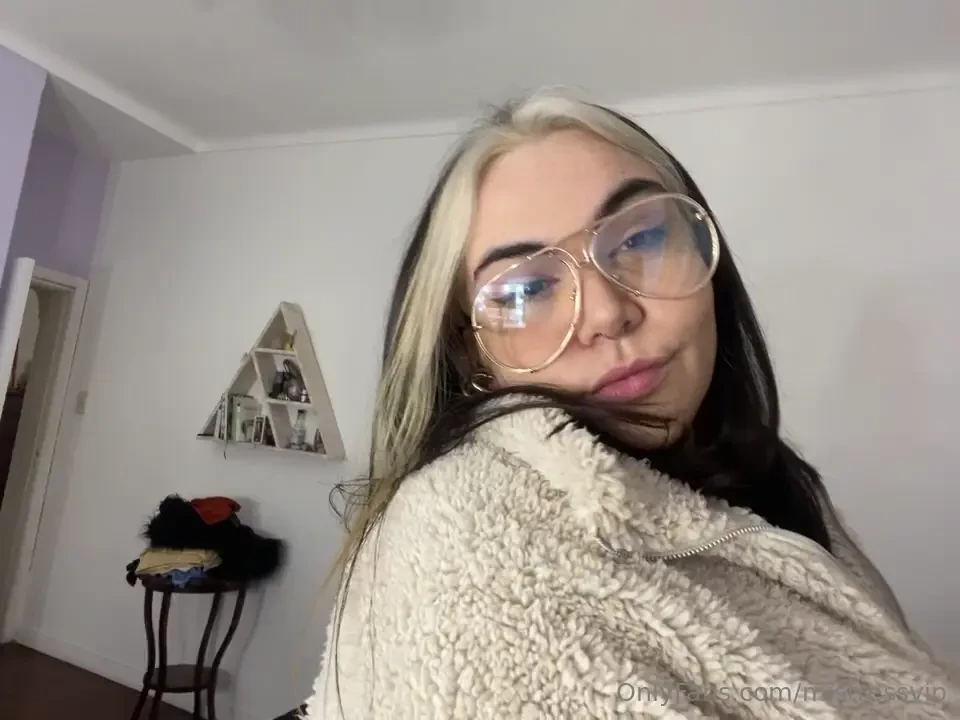 Hot body and pretty face 