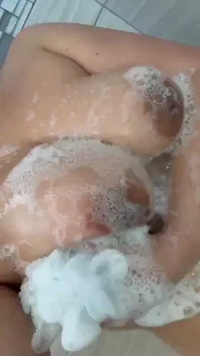 Good morning i woke up with a throbbing wett pussy dm me i know youre 