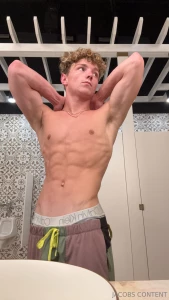 Why aren t you messaging me rn