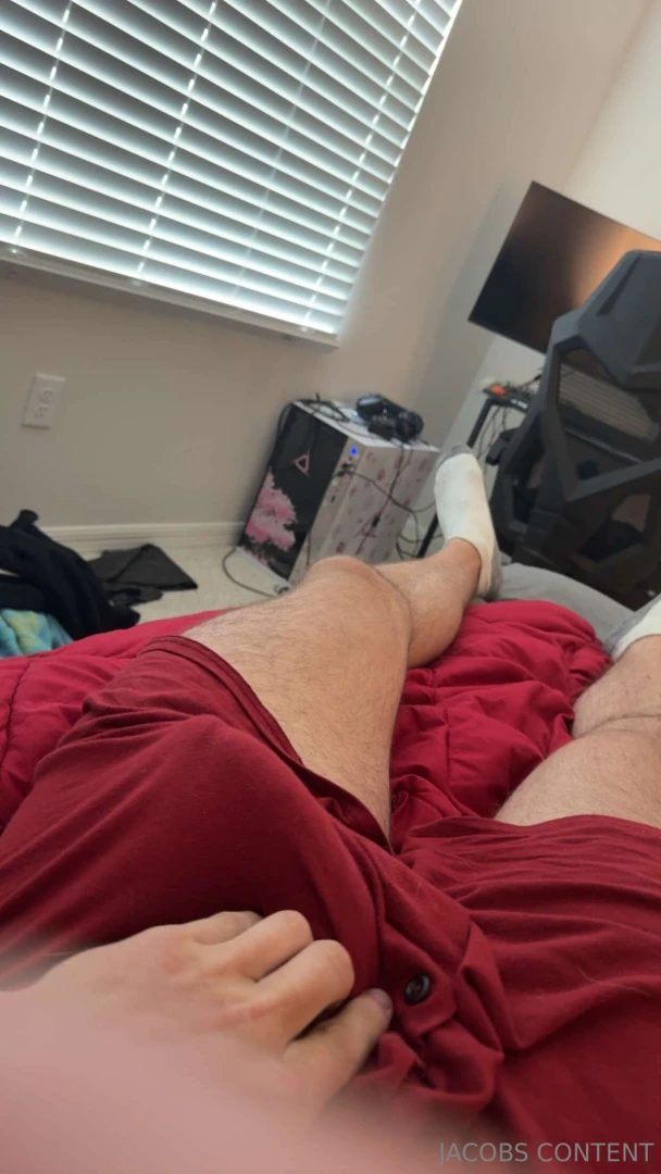 Hey y all my friend magicrider6r started his page possible collab down 