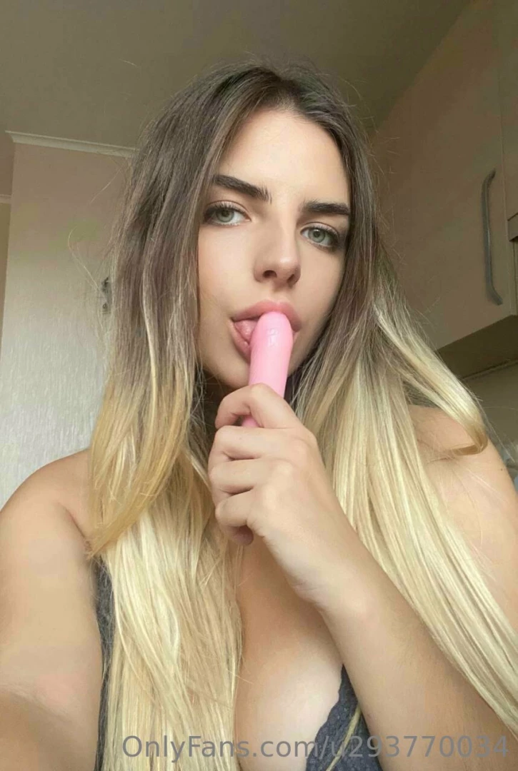 My lips are so plump soft and sensitive so i love kissing but i d like 