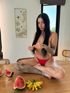 Starting the day with something sweet and juicy - watermelon and part 1