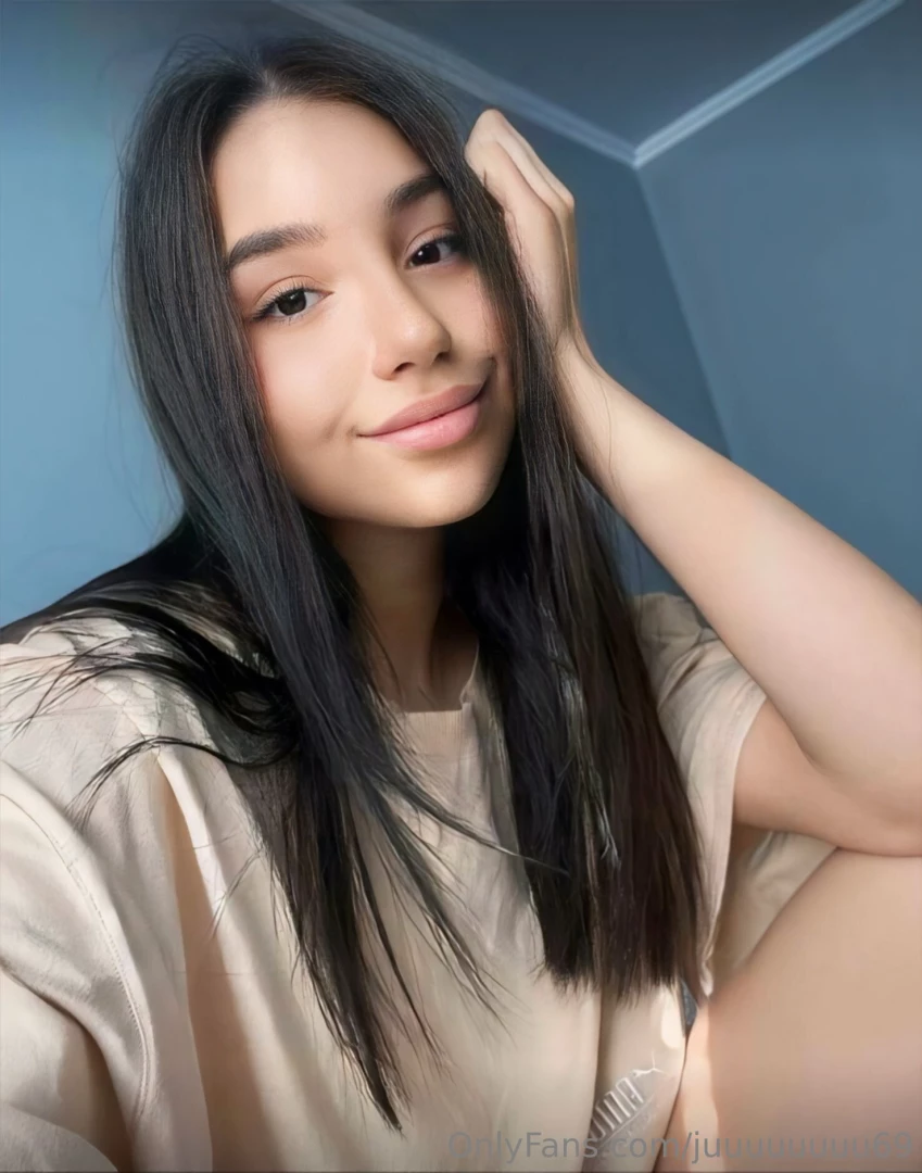 Free sub emmacosmo this busty horny girl loves jerking cocks between part 71 