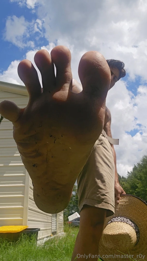 Start your week beneath me 