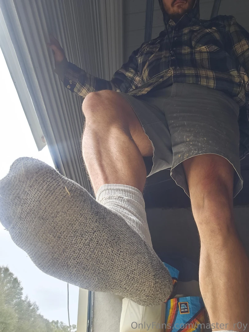 It s crazy how looking at my socks gets you gooning 