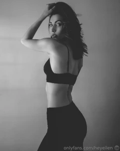 Hi loves when should i go live next please vote for when you can join