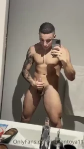 We are already many here who helps me by giving 300 likes to my