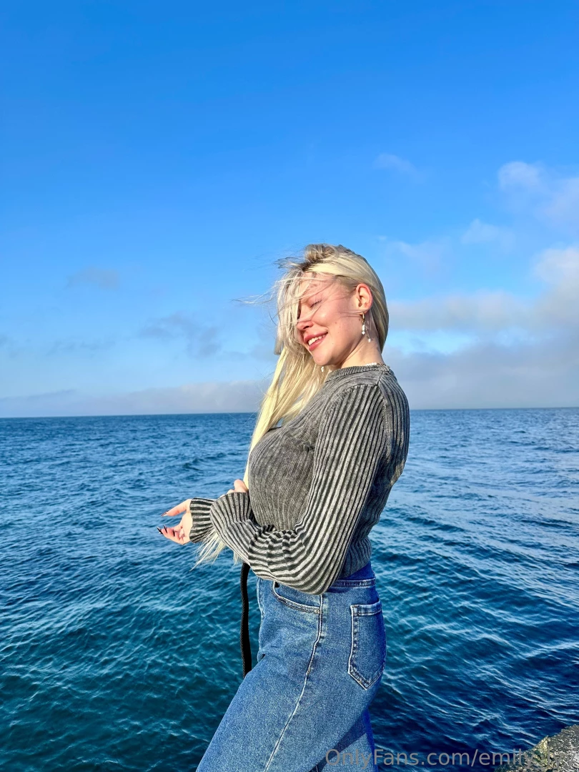 I love walking especially by the sea this is the best way to clear 