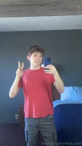 Watch me bust a huge nut all over my chest