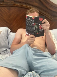 Got so horny ready my spicy book that i took a pounding by my sex part 1