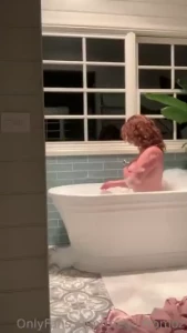 I love baths if you are new here you can request longer videos