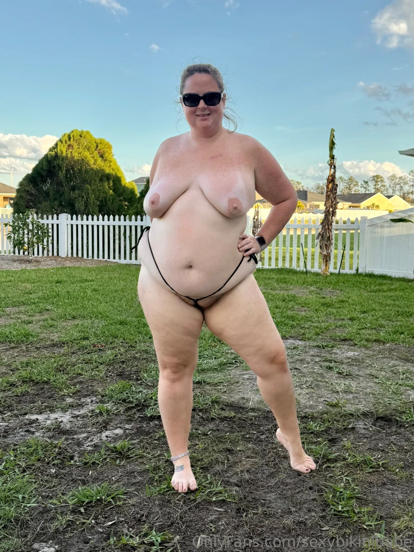 Happy humpday got some time outside today wearing just my tiny bikini 