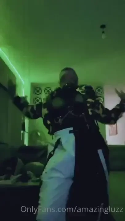 Dancing in the morning makes you happier 