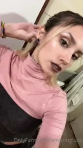 Who want to do a hot videocall