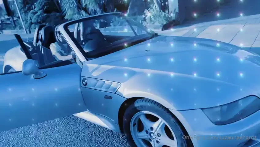 Loving the sun little play in the car 