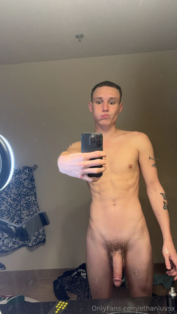 I have been so insanely busy with school will catch up with messages 