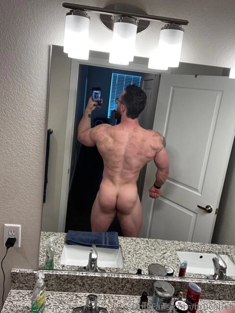 Just got done training glutes who s gonna be there to see me spread 