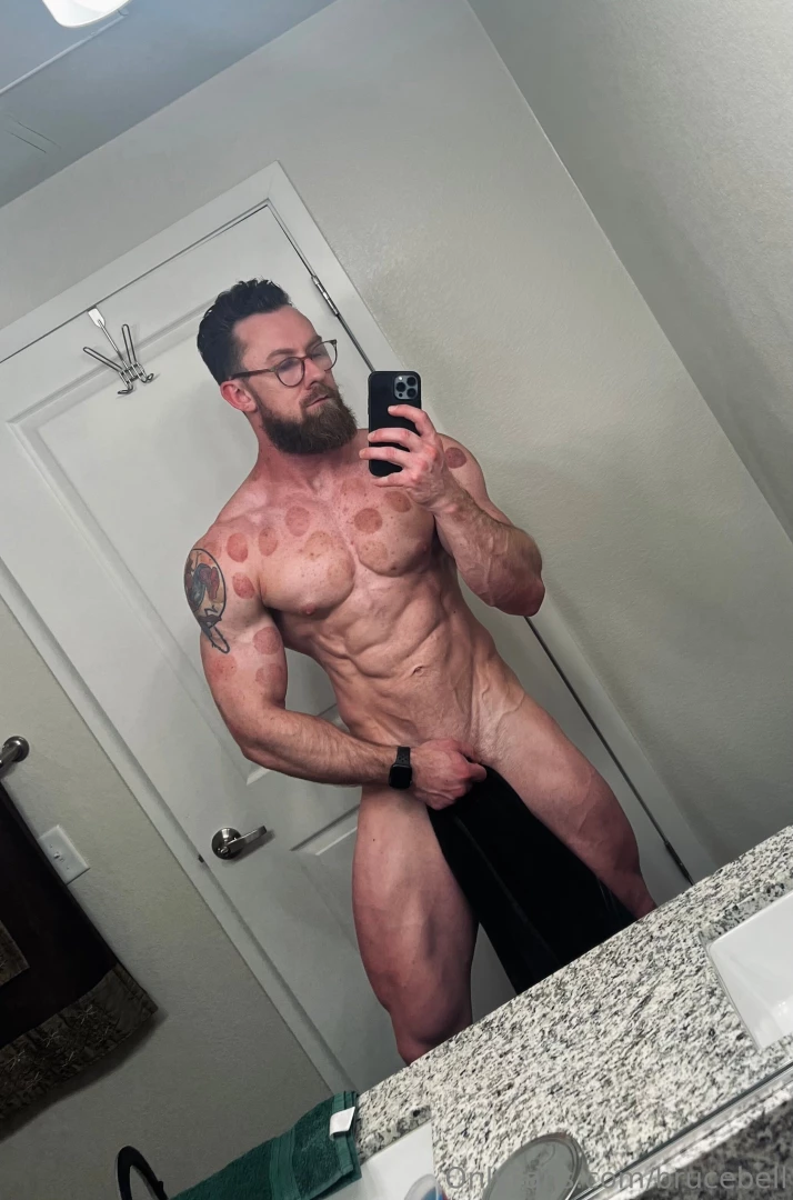 Hellooooo and wood morning sexy people i m about to jump on my live 
