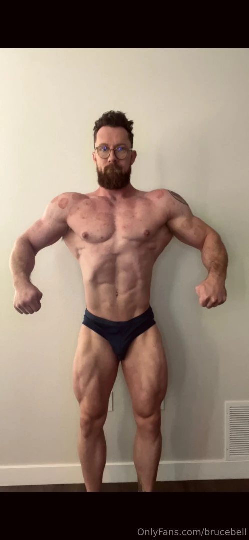 Going live right now come watch me get fully naked i wanna give you a 