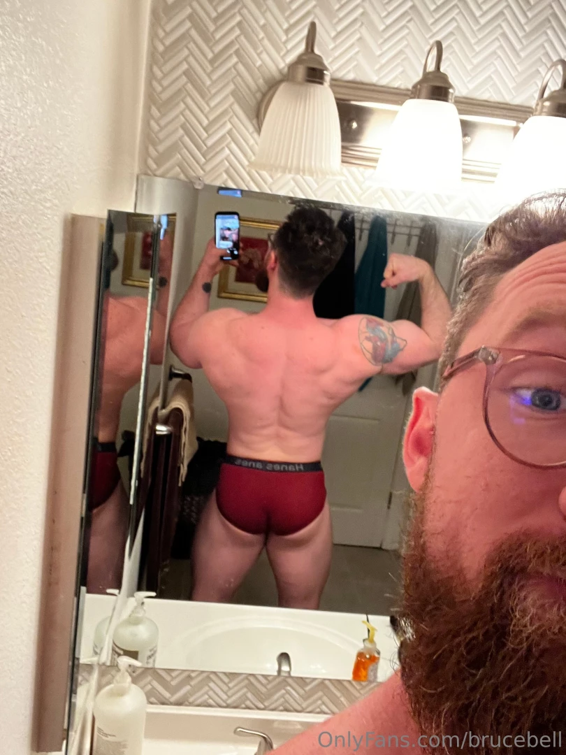 Who s a fan of my booty i wanna show more tonight 
