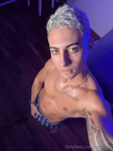 Que es lo primero que ves en esta foto espero tu mensajito con la