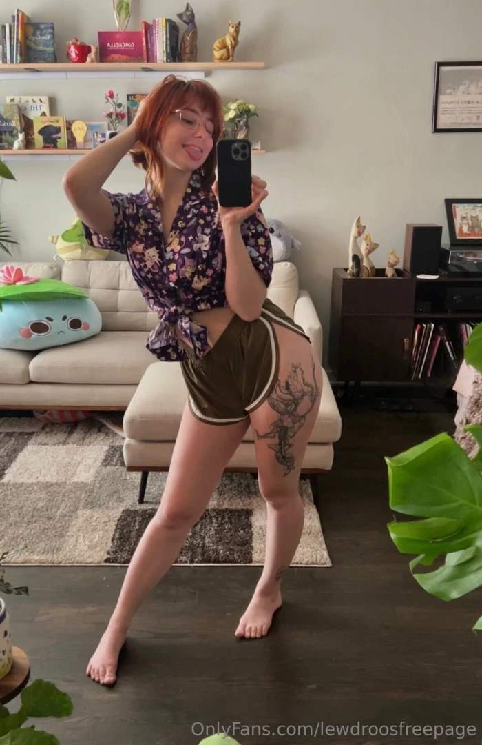 Let s spend the day in bed playing video games pls 