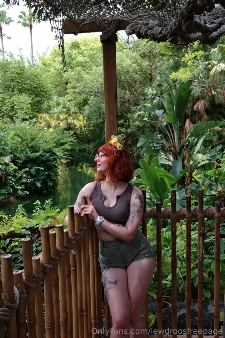 What if we kissed in the disney magic kingdom treehouse 