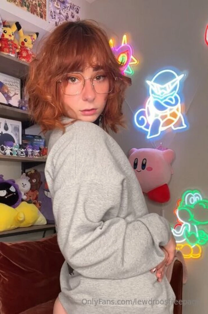 Who s gonna help me take this sweater off hmmmm 