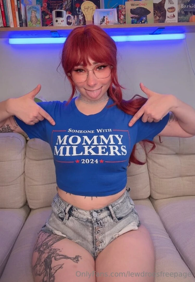 Daily reminder you can see my mommy milkers on my vip page lewdroo 