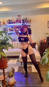 Would you mind if i climbed on your desk