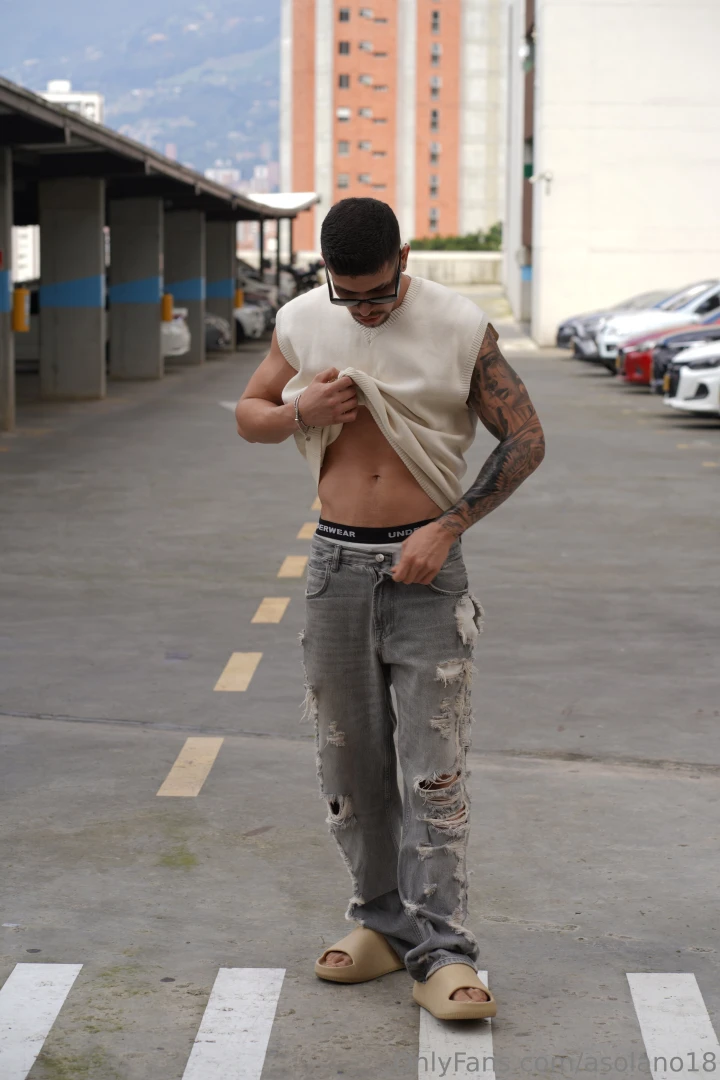 Starting the week with my sunglasses iniciando la semana con mis gafas 