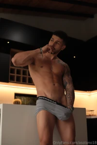 Time to beat the eggs hora de batir los huevos