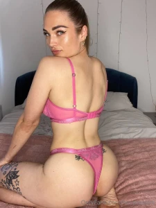 She s beautiful she s busty and she s back https onlyfans com