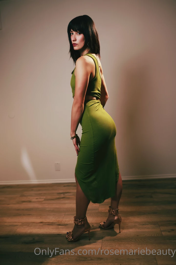 Slow-motion video of me pulling my dress up to show my beautiful bare part 2 