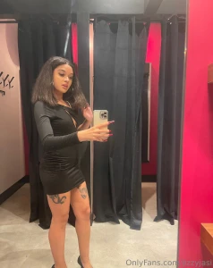 Mirror caught a baddiee and it s me