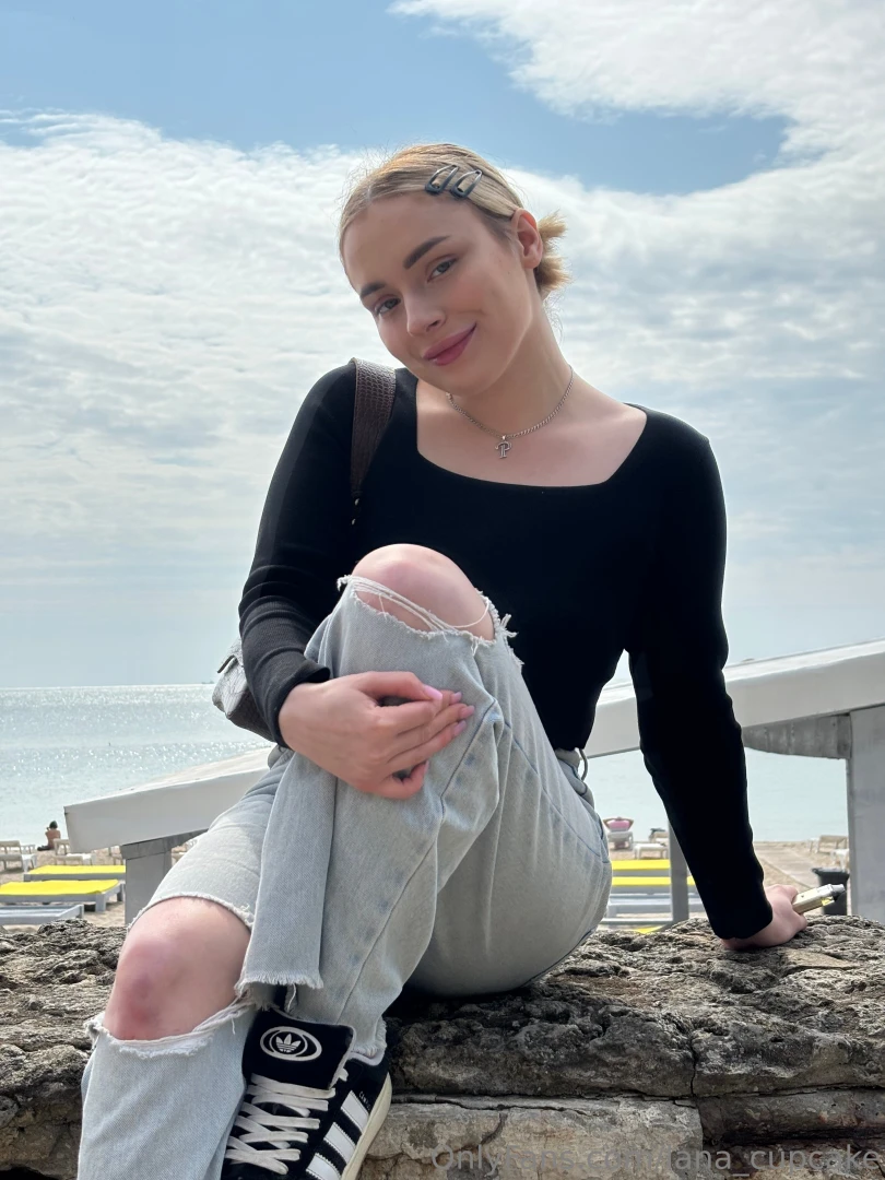 Studying and working at the same time so tough but i still try to find 