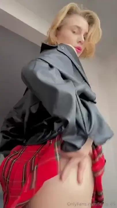 I just love skirts especially short ones and would you like to see if 